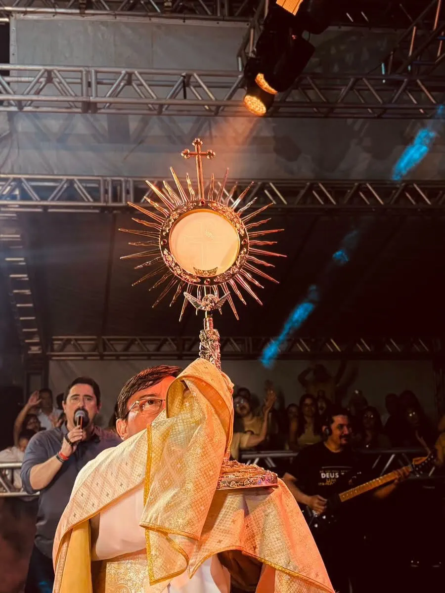 A Eucaristia - quando o céu se faz presente no altar